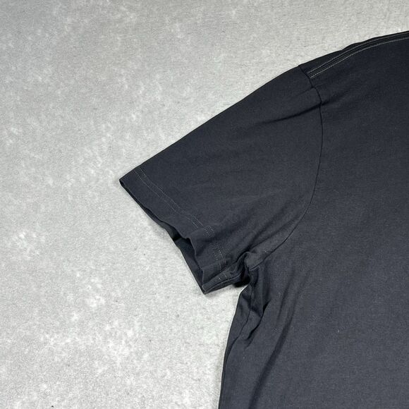 Life Is Good Shirt Mens XL Gray Christmas is my Favorite Color Shirt Sleeve - Picture 3 of 10